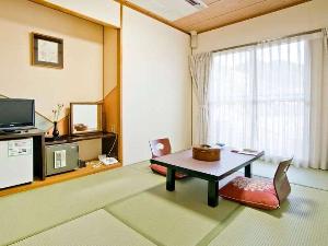 【南館・和室6畳】落ち着いた純和風の客室。ごゆっくりお寛ぎください。
