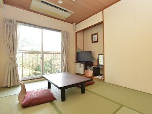 【南館・和室6畳】落ち着いた純和風の客室。ごゆっくりお寛ぎください。