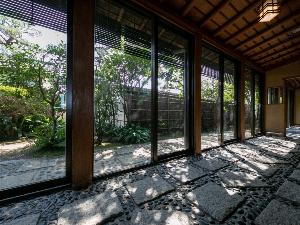 石畳の廊下