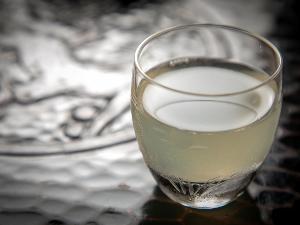 希少種「ゲンコウ」の果汁を搾った自家製げんこうジュース