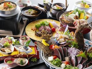 「地物伊勢海老と秋の海巡り土佐風会席」地物伊勢海老に高知県産金目鯛、土佐極鶏あしずりキングを堪能