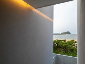 一棟貸し - Castle Side Villa 波静 -目の前に広がるどこまでも穏やかな海