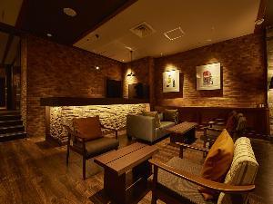 【ロビーラウンジ】《9：00〜21：00》：深夜の外出の際は、フロントスタッフまでお声がけください。