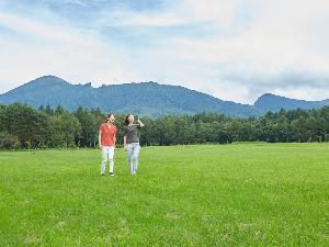 【パノラマ】岩手山、八幡平を見渡せます：遮るもののない空。天候がよければ、夜は満天の星が見えます。