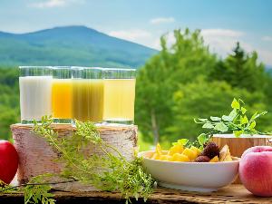 【ドリンク】小岩井牛乳やスムージーなど：体が目覚めるドリンクで、最高の１日のはじまりを。