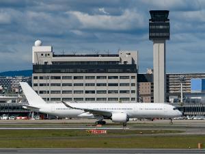 ◆主要交通機関｜大阪国際空港（公共交通機関で約35分）
