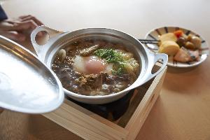 ご当地グルメ鍋焼きうどん