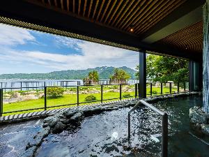 ＜天然温泉＞展望露天風呂「日本三景　みやじまの湯」日中の風景　営業時間：15時～26時/5時～10時