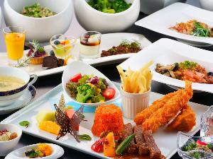 ＜夕食お子様セット＞ステーキ・エビフライ等をご準備。ビュッフェ料理もお召し上がり頂けます※料理は一例