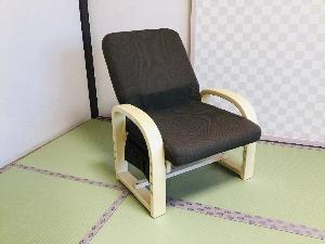 ◆高座椅子（和室限定）／立ち座りが楽にできる優れもの(o^‐^o)