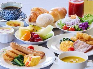 地元長崎産や佐賀産など近郊で採れた食材を使用したお料理をブッフェ形式で取り揃えております。