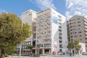 当ホテルはゆいレールおもろまち駅から徒歩約7分に位置。DFSでのお買い物はもちろん、目の前には大型スーパー「サンエーメインプレイス」があり、観光にもビジネスにもオススメの立地です♪