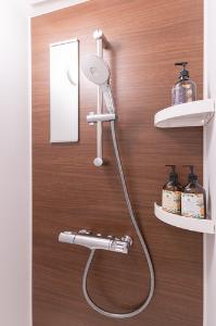 【ハリウッドツイン】広めのシャワーヘッドを採用。1日の疲れをさっぱり洗い流してください♪