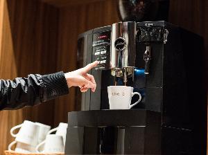 ロビーに淹れたてのエスプレッソコーヒーをご用意