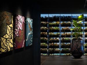 ◆共用部｜アーティストのアトリエを想起させるアート作品が至るところに飾られています