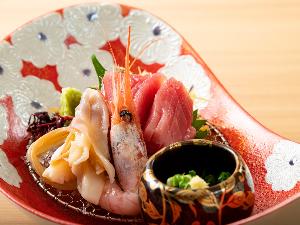 近海の新鮮鮮魚を使ったお料理は高評価をいただいております。