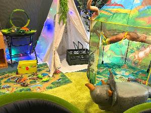 【恐竜ルーム】お子様も大喜び♪の恐竜ルーム！遊べるお部屋は誕生日やサプライズにも。