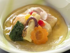 【旬彩餡かけ】筍や春菊など春の旬食材を使用した彩り鮮やかで春にぴったりな優しい味わいの一品