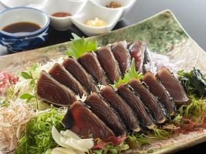 【旬彩物語／春風コース】料理長イチオシ！四万十ポークと鰹の重ね揚げに旬の初鰹のタタキ付き