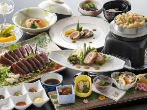 【鰹のタタキ味比べ】高知といえばやっぱり鰹のタタキでしょっ！春の初鰹はさっぱりとして最高に旨い！