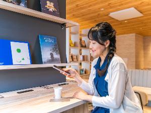×【ライブラリーカフェ】フリードリンク・Wi-Fi接続無料◆思い思いの時間をお過ごしください。