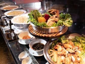 ■夕食バイキング／和食やイタリアンに加え、中華料理も！（イメージ）