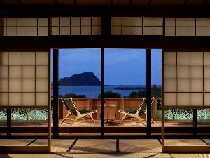 【1階】オーシャンビューテラス付き和室10畳/客室内からの景色