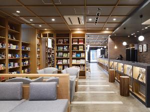 【ランプライトブックスホテル/ランプライトブックス】 店内、レセプション