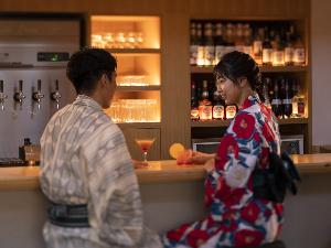 【ツキコマSTAND】昼と夜で顔を変えるカフェ＆バーがリニューアルオープン♪