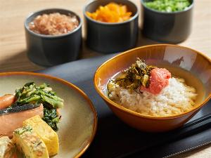 【朝食】博多明太子などのご飯のお供や、あご出汁のお茶漬けもご用意しております。
