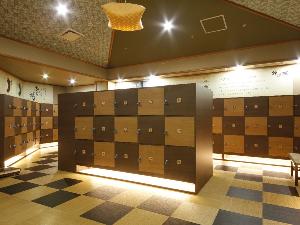神話の湯　脱衣場