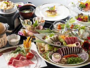 皿鉢料理と土佐風会席イメージ　※6月～8月のと内容となります。