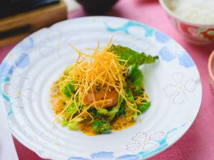 2023春～島根県邑南町産石見ポークフィレ肉のベーコン巻き　カフェドパリバターソース
