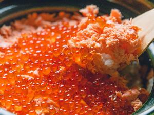 いくらと鮭の親子飯