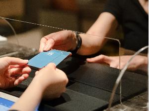 多言語対応のスタッフがお迎えいたします
