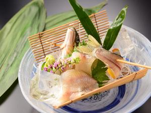 鮎会席（活鮎の刺身）