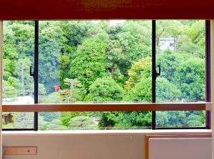 和室日本庭園側