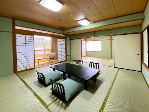和室20畳日本庭園側