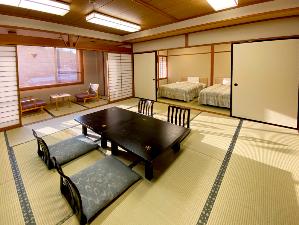 ベッド2台付　和室20畳山側