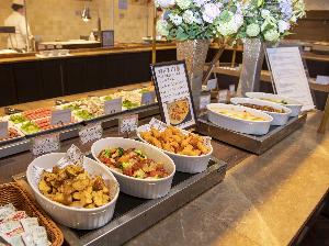 【朝食イメージ】朝食は約70種類ほどの和・洋のバイキングスタイルとなっております