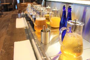 ラウンジではフリードリンクをご用意