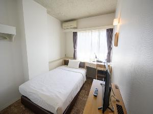 ◆セミダブルルーム／無線LAN接続可能でビジネス利用にもおすすめ（客室一例）