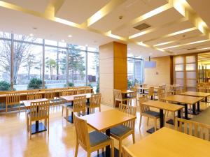 ◆1階レストラン＜CAFE OASIS＞