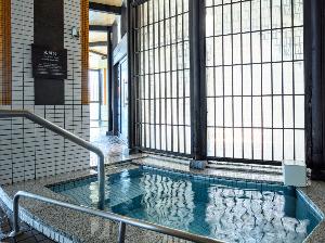 ■8F展望大浴場「天の原」水風呂／サウナのすぐ横には阿寒百年水の水風呂をご用意しております（イメージ）
