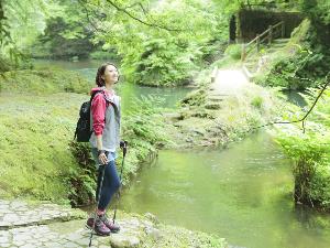 【山中温泉】鶴仙渓～川沿いに遊歩道が整備されており散策ができます。当館から徒歩5分～