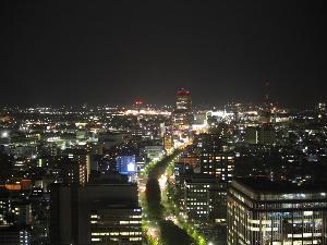 金沢駅側（西側）客室からの夜景一例。市内一の高さを誇る17階以上からの眺望で身も心も癒されます。