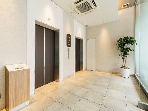 【施設】1階エレベーター　駅に隣接しておりますので、改札を抜け雨に濡れずにお越しいただけます。