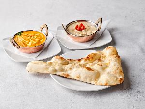 ×朝からボリューム満点　お好きなナンとビュッフェ形式で楽しむ本格カレー（日替わり）