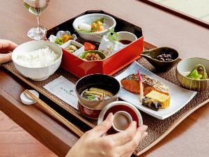 【ご朝食】心に身体に優しい和食膳一例