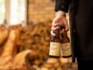 【こりすの庭】厳選したクラフトビールなど、十勝ならではのドリンクも取り揃えております。
